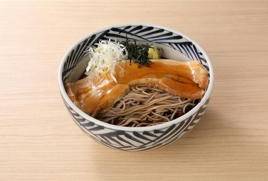 角煮風冷し煮豚ぶっかけ蕎麦　　税込1,080円